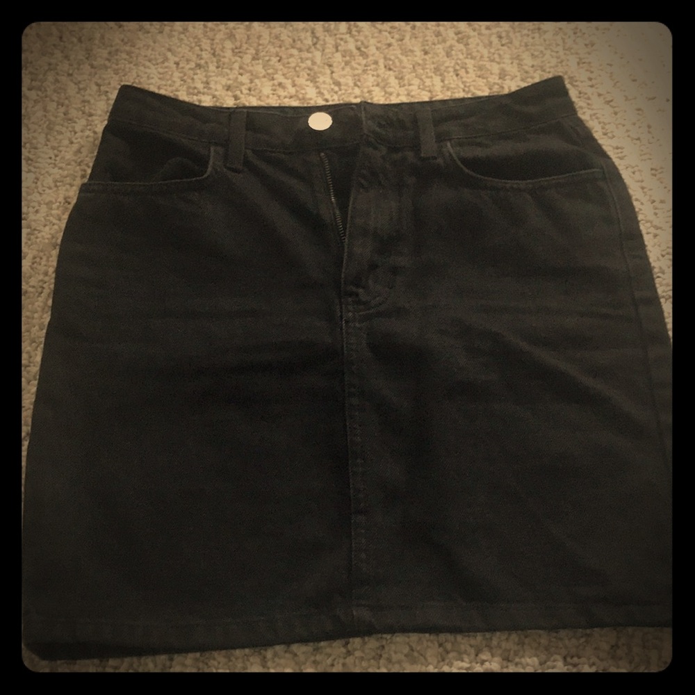 Black jean mini-skirt